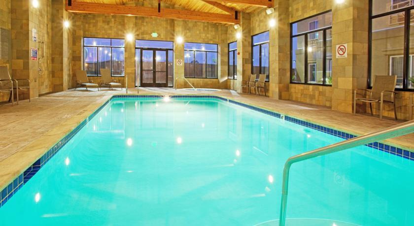 Отель Holiday Inn Express Salinas