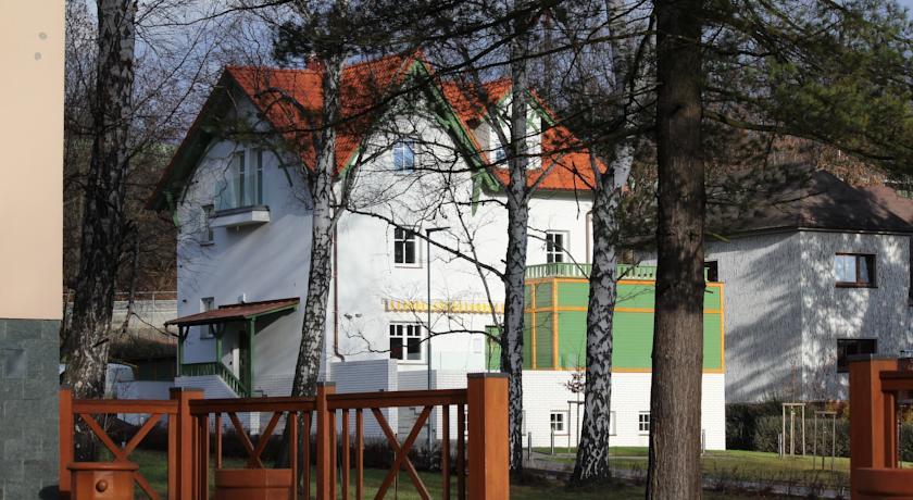 Отель Hotel U Parku