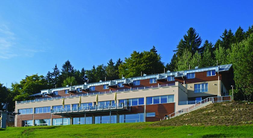 Отель Hotel Monínec