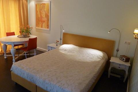 Мини-отель Bed & Breakfast De Tuinkamer