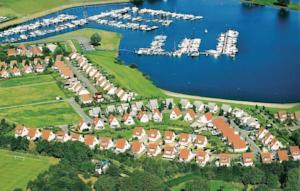 Апартаменты Holiday home Stevensweert IV
