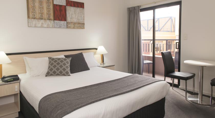 Comfort Hotel Adelaide Riviera