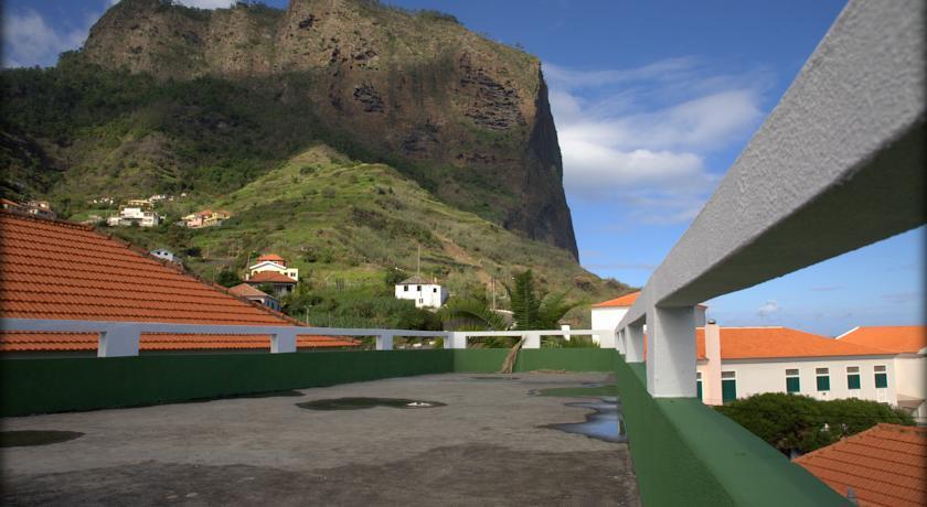 Хостел Madeira Surf Camp