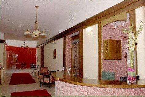 Отель Hotel Amco