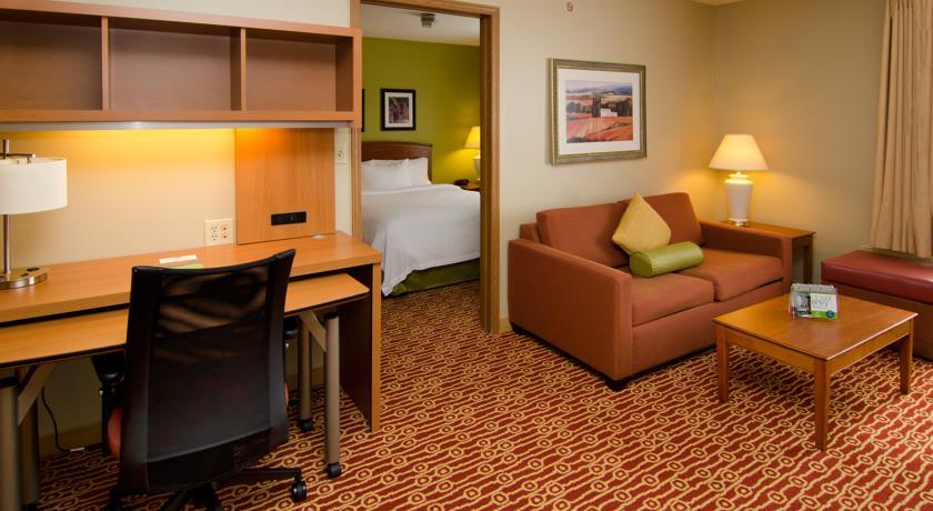 Отель TownePlace Suites Saint Louis Fenton