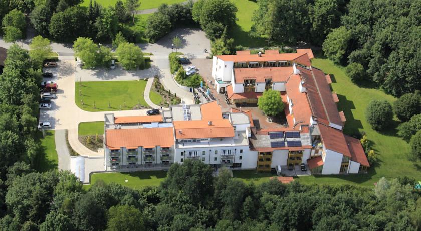 Отель Hotel und Appartementhof Waldeck