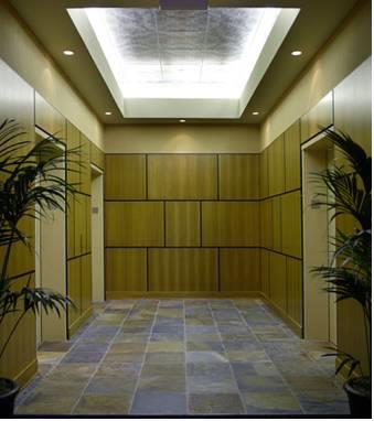 Отель McCamly Plaza Hotel