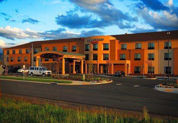 Отель Courtyard Medford Airport