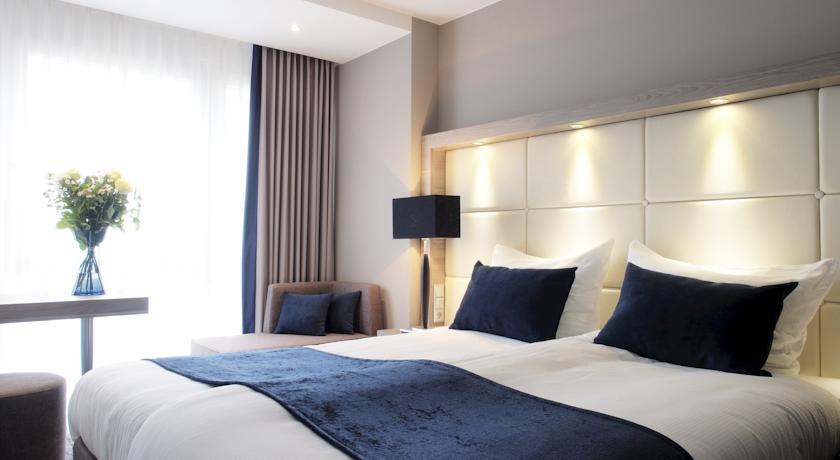 Отель The Alex Hotel