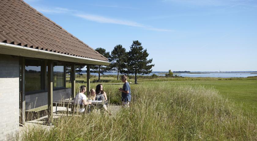 Отель Danland Karrebæksminde Holiday Center