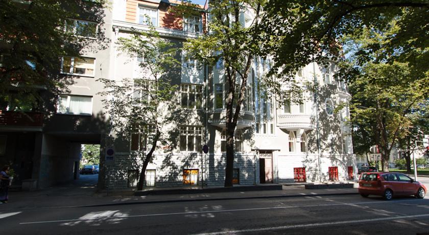 Raua 39 Apartment Hostel