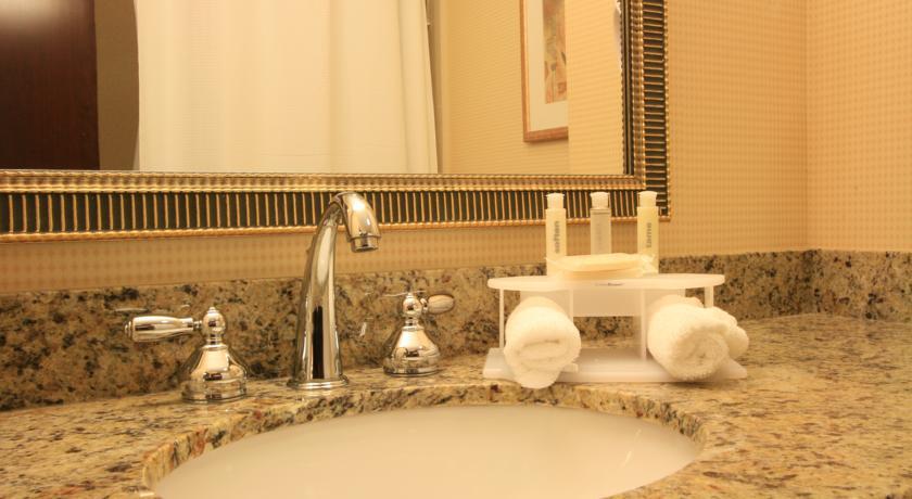 Отель Holiday Inn Express Hotel & Suites MIDDLEBORO RAYNHAM