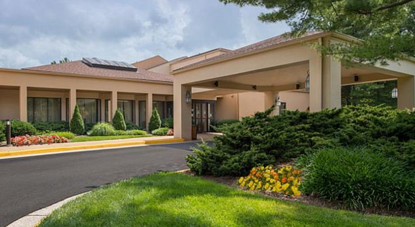 Отель Courtyard Herndon Reston