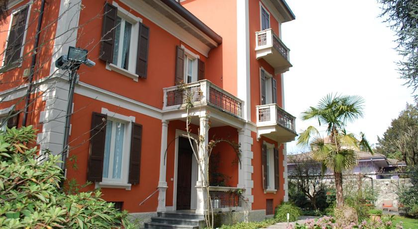 Апартаменты Lake Apartment