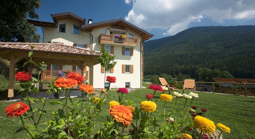 Отель Agriturismo La Ca' sul Lago