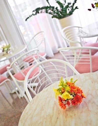 Отель Hotel Astrid
