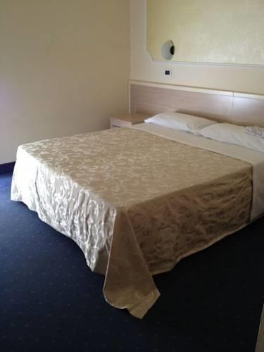 Отель Hotel Orly