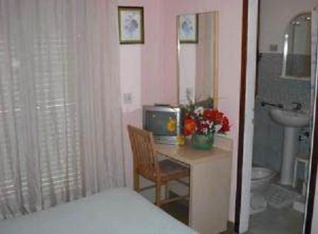 Отель Hotel Delfin