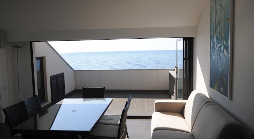 Апартаменты The Roof On The Sea
