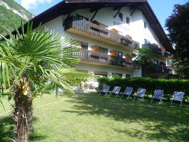 Отель Hotel Pension Weingarten