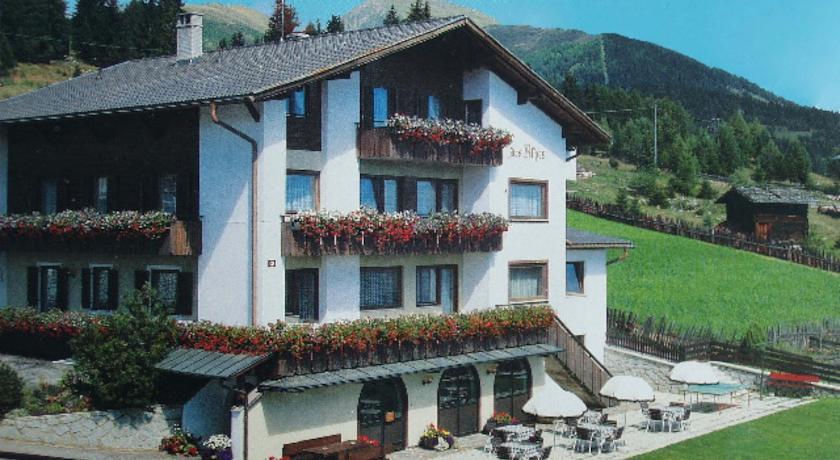 Отель Hotel des Alpes