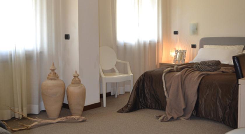 Отель Rouge Hotel International
