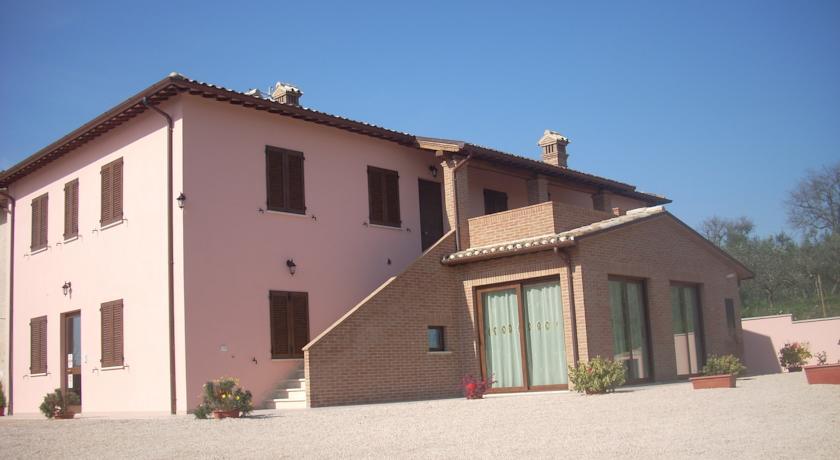 Отель Agriturismo La Rosa Montefalco