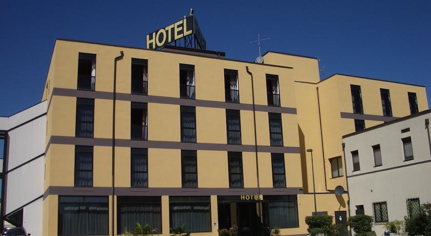Отель Hotel La Rocca