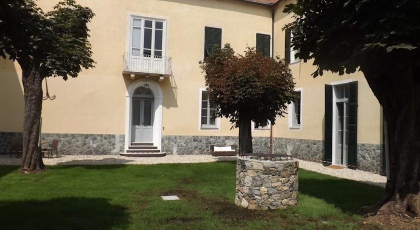 Отель Relais Real Collegio