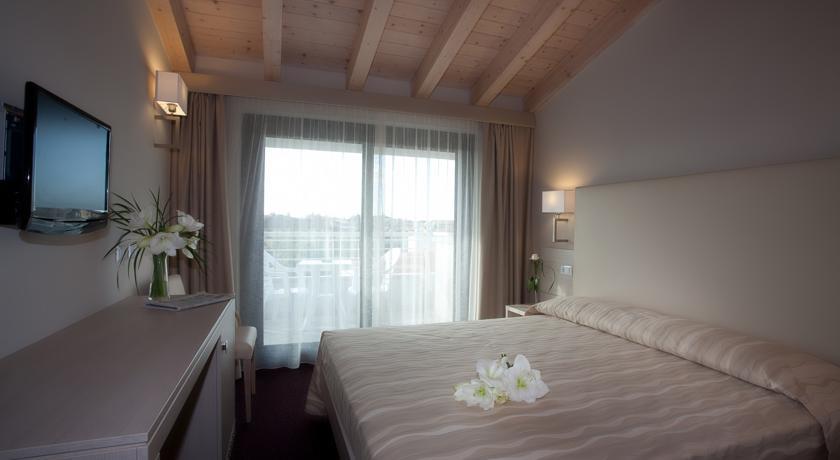 Отель Hotel Porto Azzurro