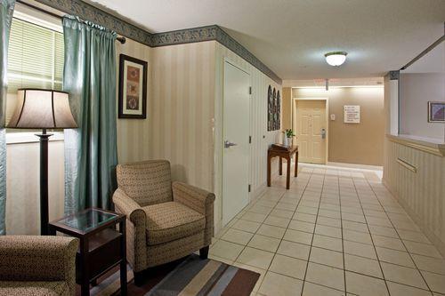 Отель Candlewood Suites Pittsburgh-Airport
