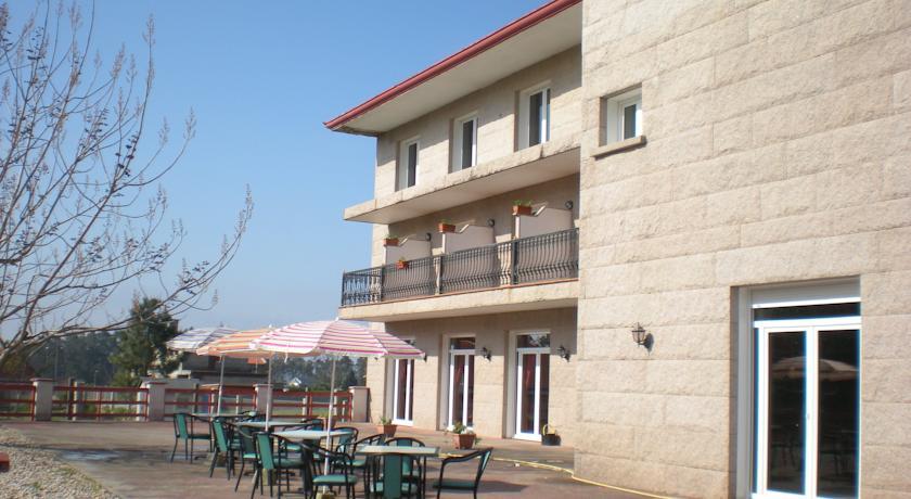 Отель Hotel Chamuiñas