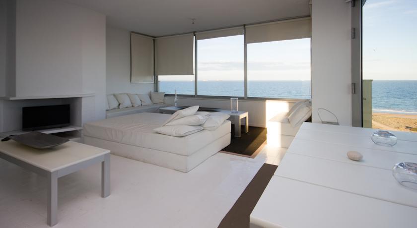 Апартаменты Saler Beach Apartments