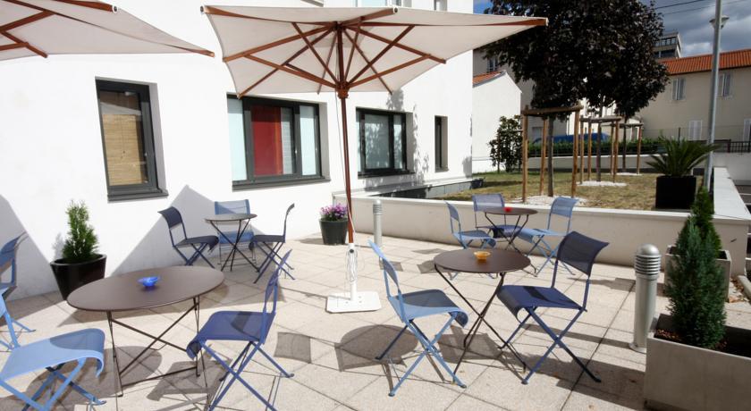 Отель Suite Novotel Clermont Ferrand Polydome