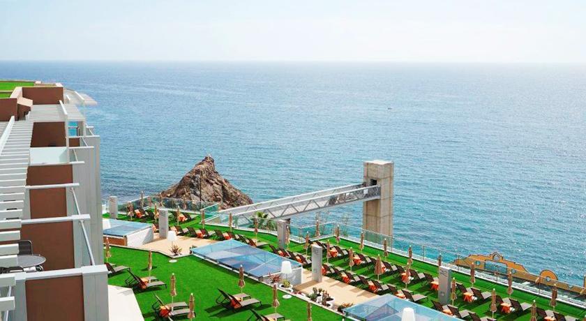 Отель Riviera Vista