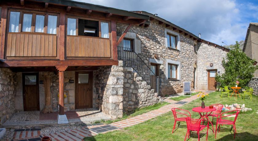 Отель Casas Rurales Entre Babia y La Luna
