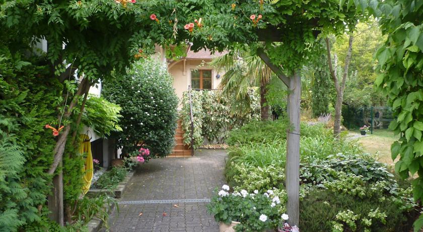 Мини-отель Chambre d'hôte La Bacotterie