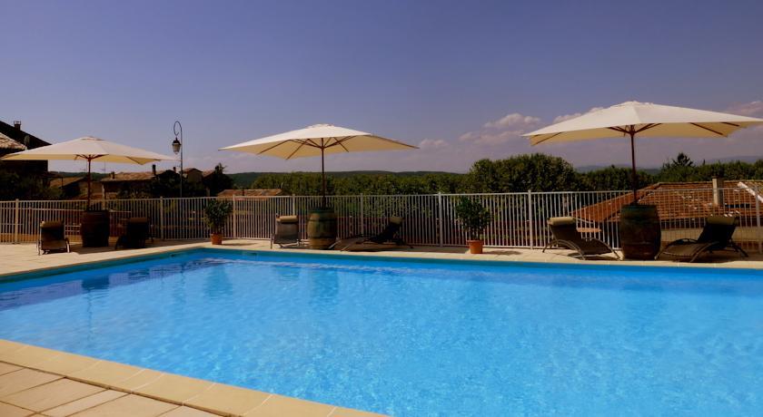 Отель Mont Bouquet Lodge & Activity Center