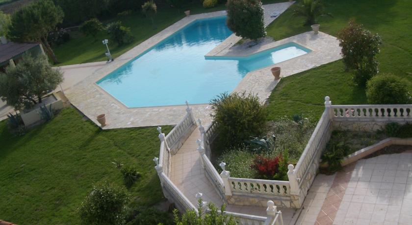 Мини-отель Domaine de l'Ille Sainte Rose