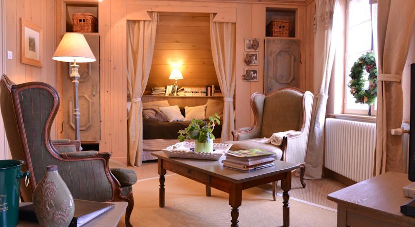 Апартаменты Maison des 4 Voyageurs