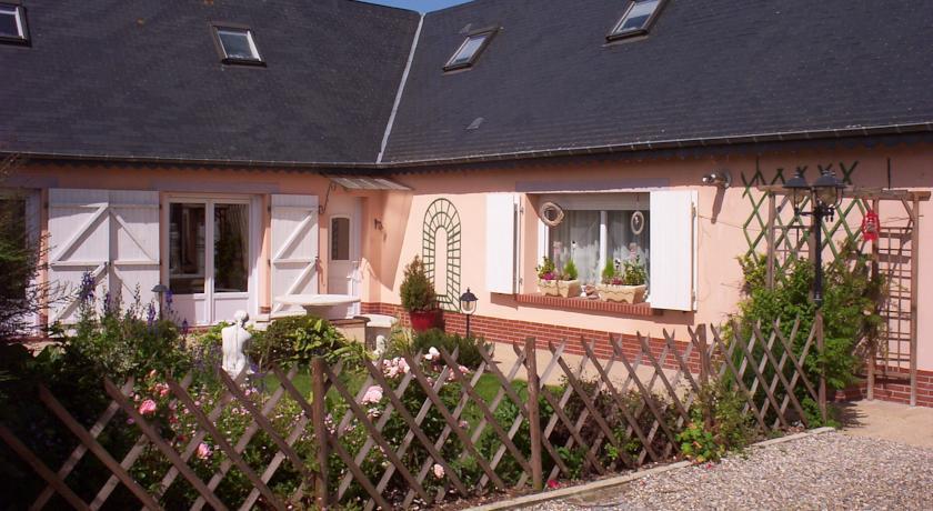 Мини-отель Chambres d'hôtes La Ferme de Capucine