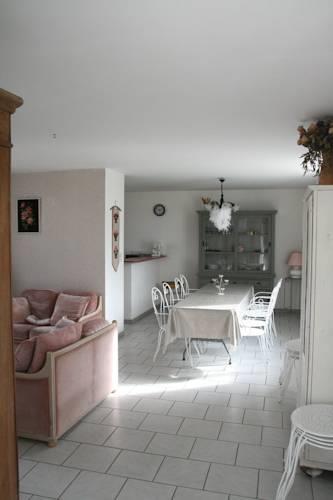 Апартаменты Gite du Domaine du Feyel