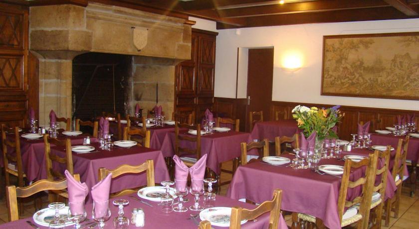 Отель Hôtel Restaurant Le Combalou