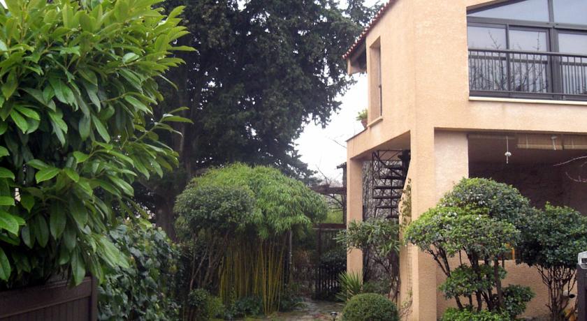 Мини-отель Chambres d'Hôtes Au Vieux Cyprès