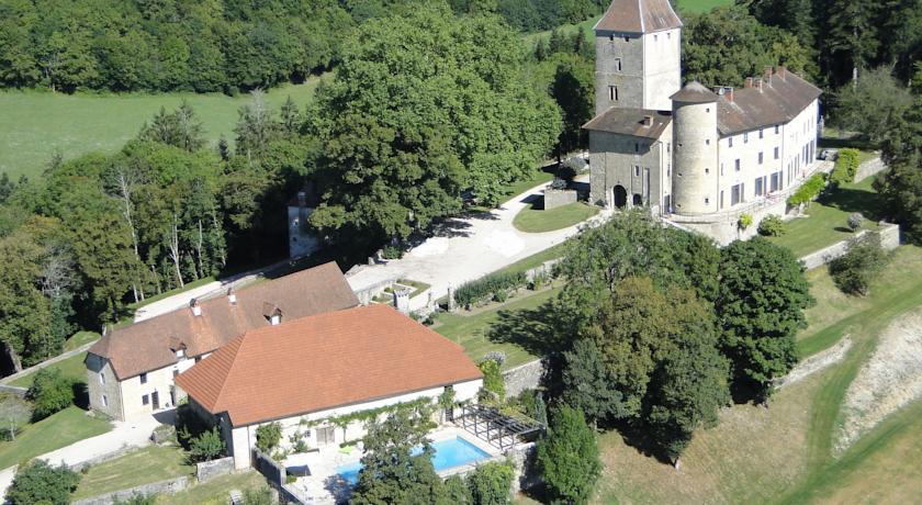 Апартаменты Chateau De Marigna