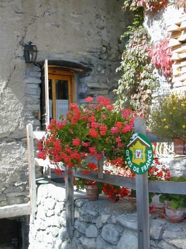 Отель Chalet Gîte à Singuigneret