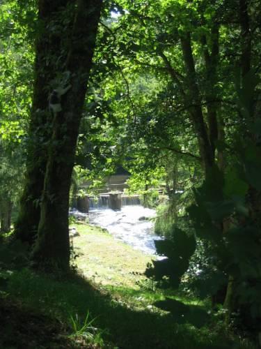 Отель Les Grillons du Morvan