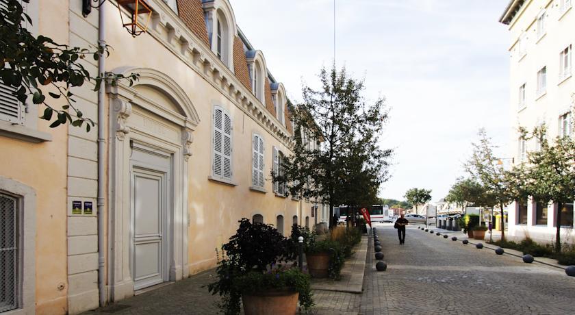 Мини-отель Chambres d'Hôtes du Lion d'Or