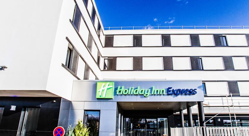 Отель Holiday Inn Express Dijon