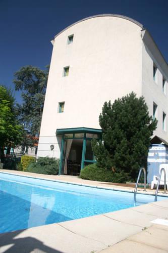Отель Auberge Bourbonnaise